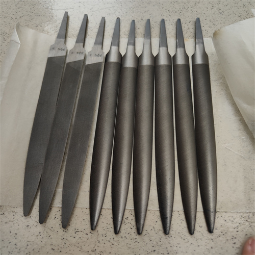 840-280348 HALFR FILE 840 150 C2 SLIM (2)