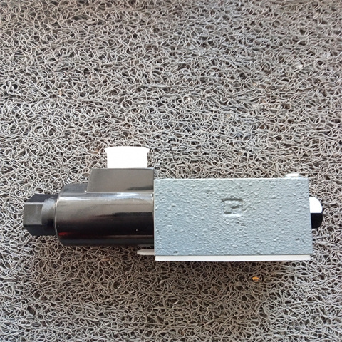 電磁閥DG4V-3-2A-U-H-100 (8)