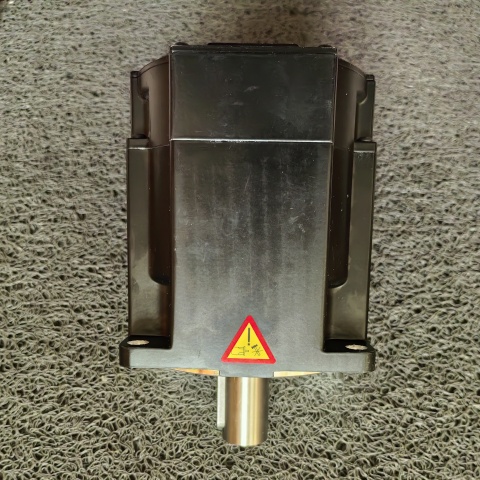 伺服電機(jī)AKM51E-ACCNR-00 (10)