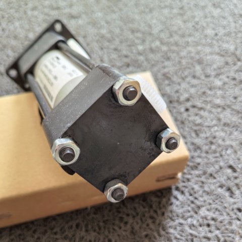 油缸100H-2 2FA32BB65-DB (1)