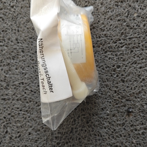 電感式接近開(kāi)關(guān) IKM 070T