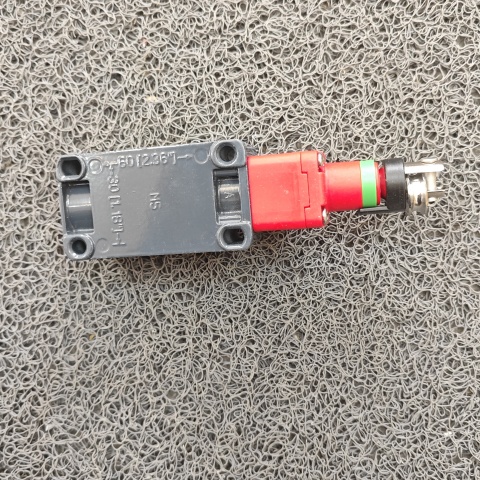 拉繩開關(guān) FD 2078-M2 (5)