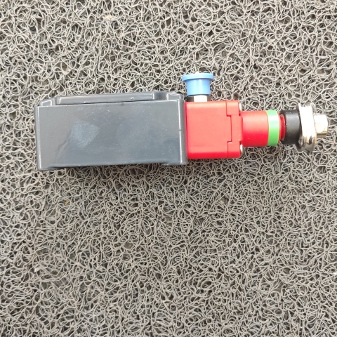 拉繩開關(guān) FD 2078-M2 (4)