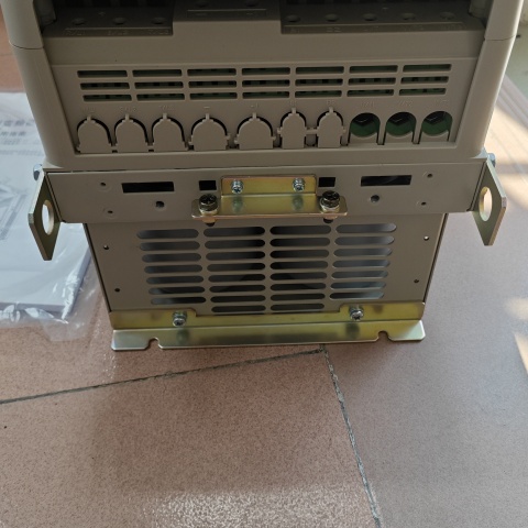 變頻器 CIPR-GA70B4103АBBA (5)