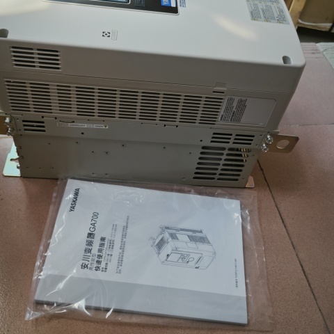 變頻器 CIPR-GA70B4103АBBA (8)