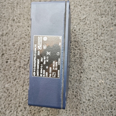 開關(guān) 101207936 AZM 415-02-02ZPKA-ST 24VAC-DC (3)