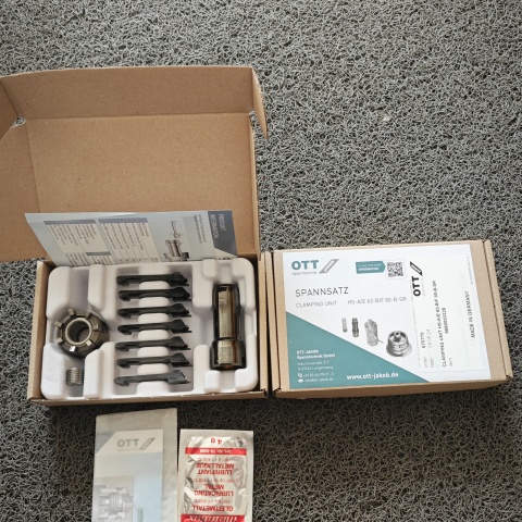 拉爪帶鎖緊螺栓9560003326 (2)