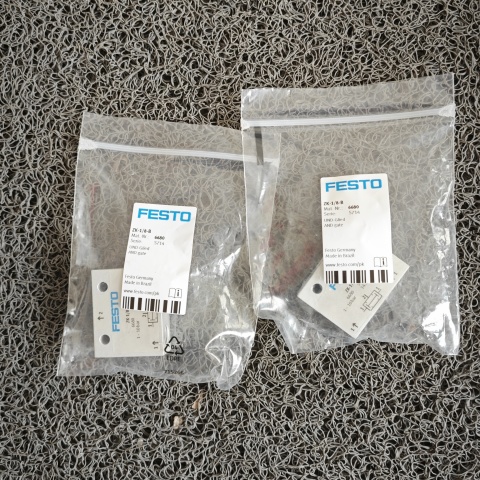 電阻器6680 ZK-1-8-B (1)