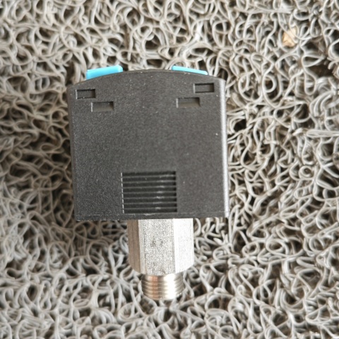 傳感器8035544SPAN-P10R-G18M-PN-PN-L1 (1)