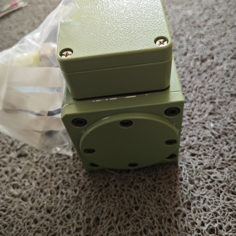 電機(jī)FAE-133928-2 (4)