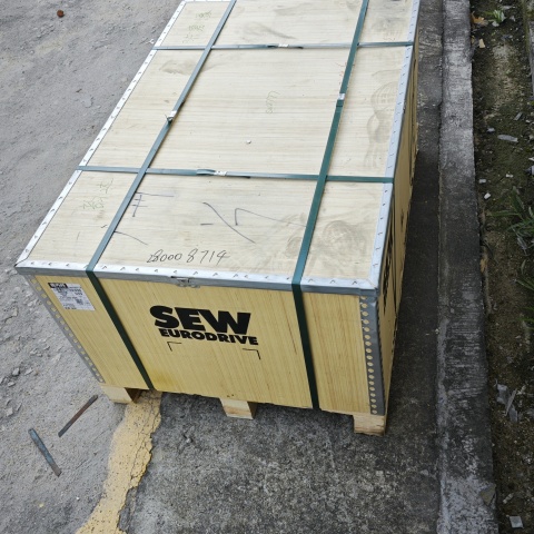 電機(jī)RF77DRN112M4TF (1)