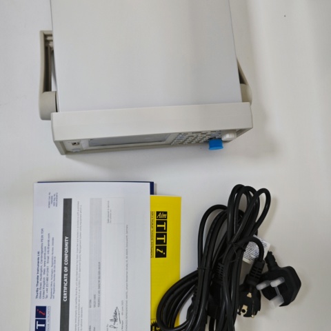 射頻信號發(fā)生器TGR2053-U01 (2)