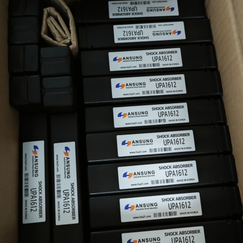 緩沖器UPA1612 (1)