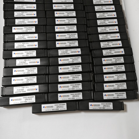 緩沖器UPA1612 (2)